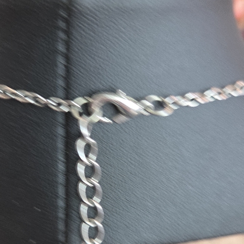 Source Unknown Silver Necklace with Dark Red Heart and Wings - Picture 4 of 5